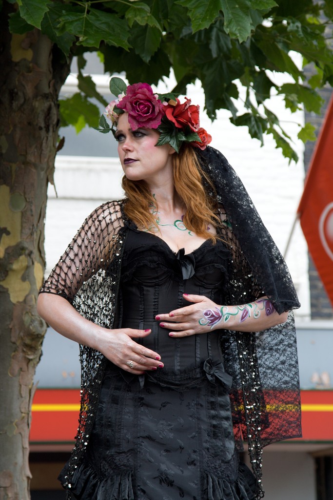 living statue oss levend standbeeld evenement event festival festiviteit kunst art straatkunst streetart artiest beeld beeldhouwwerk sculpture sculptuur